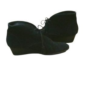 CROWN VINTAGE BLACK LEATHER FLAT TIE FRONT TAMMI ANKLE BOOTIE SIZE 8.5M